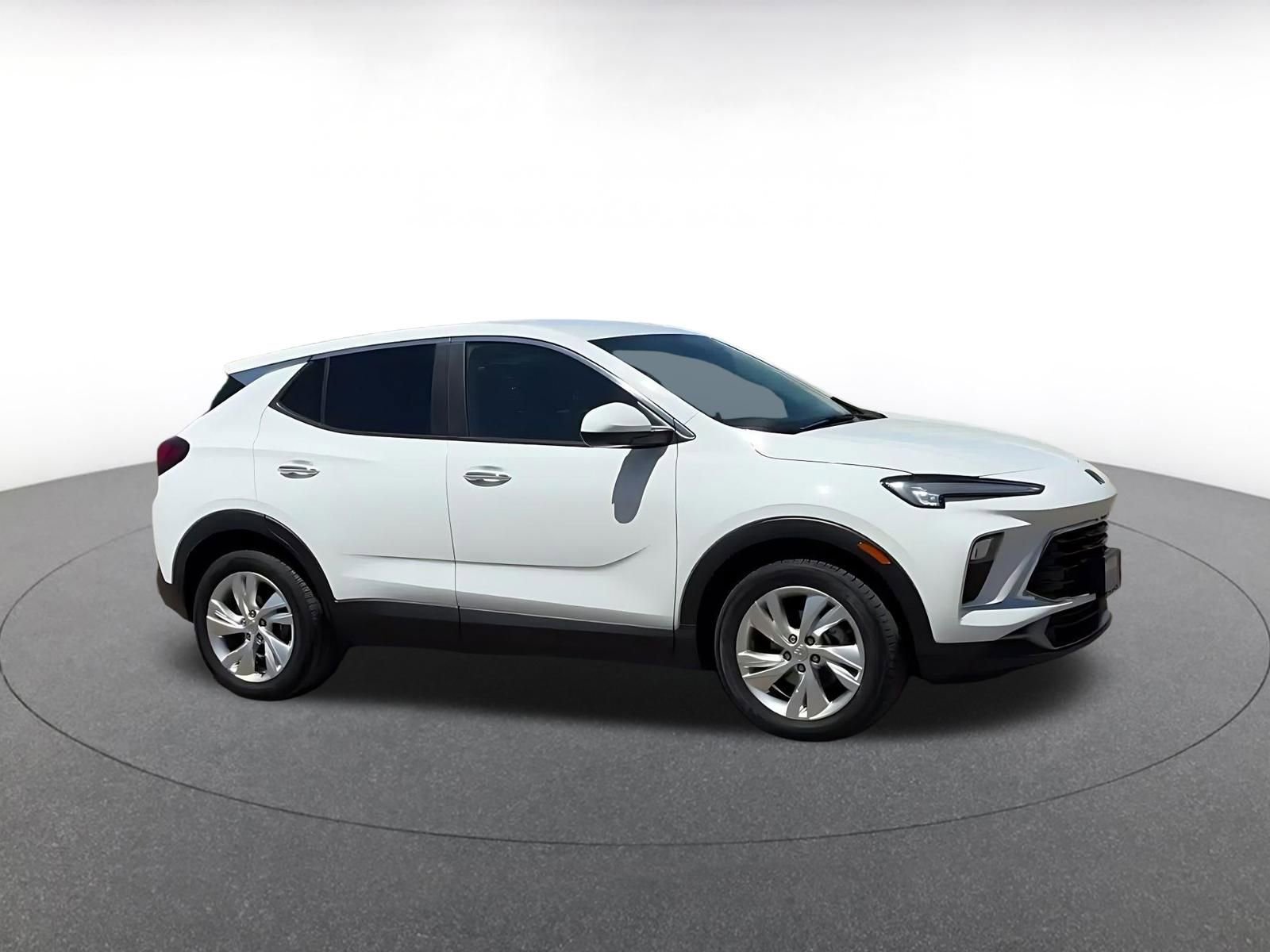 Used 2025 Buick Encore GX Preferred image 2