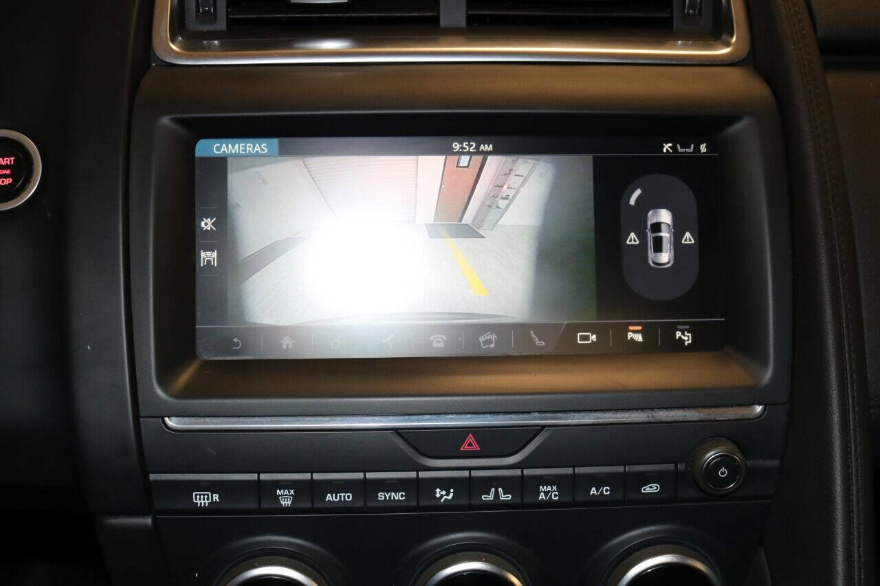 Used 2020 Jaguar E-PACE SE image 28