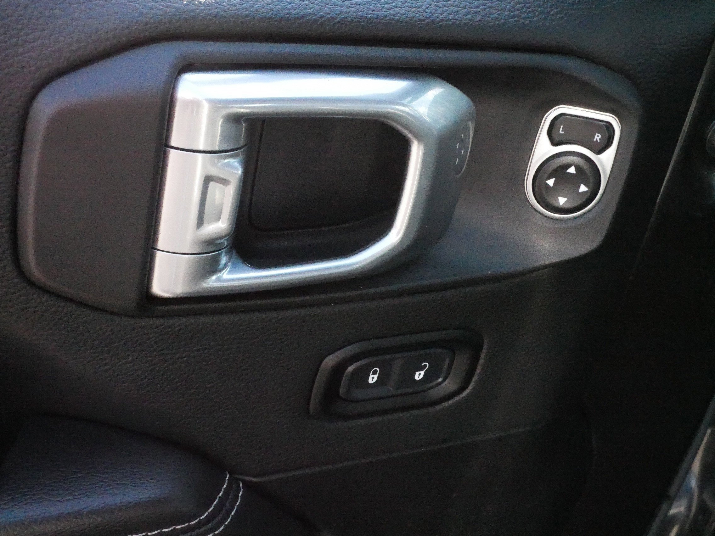 Used 2021 Jeep Wrangler Unlimited Sahara image 20