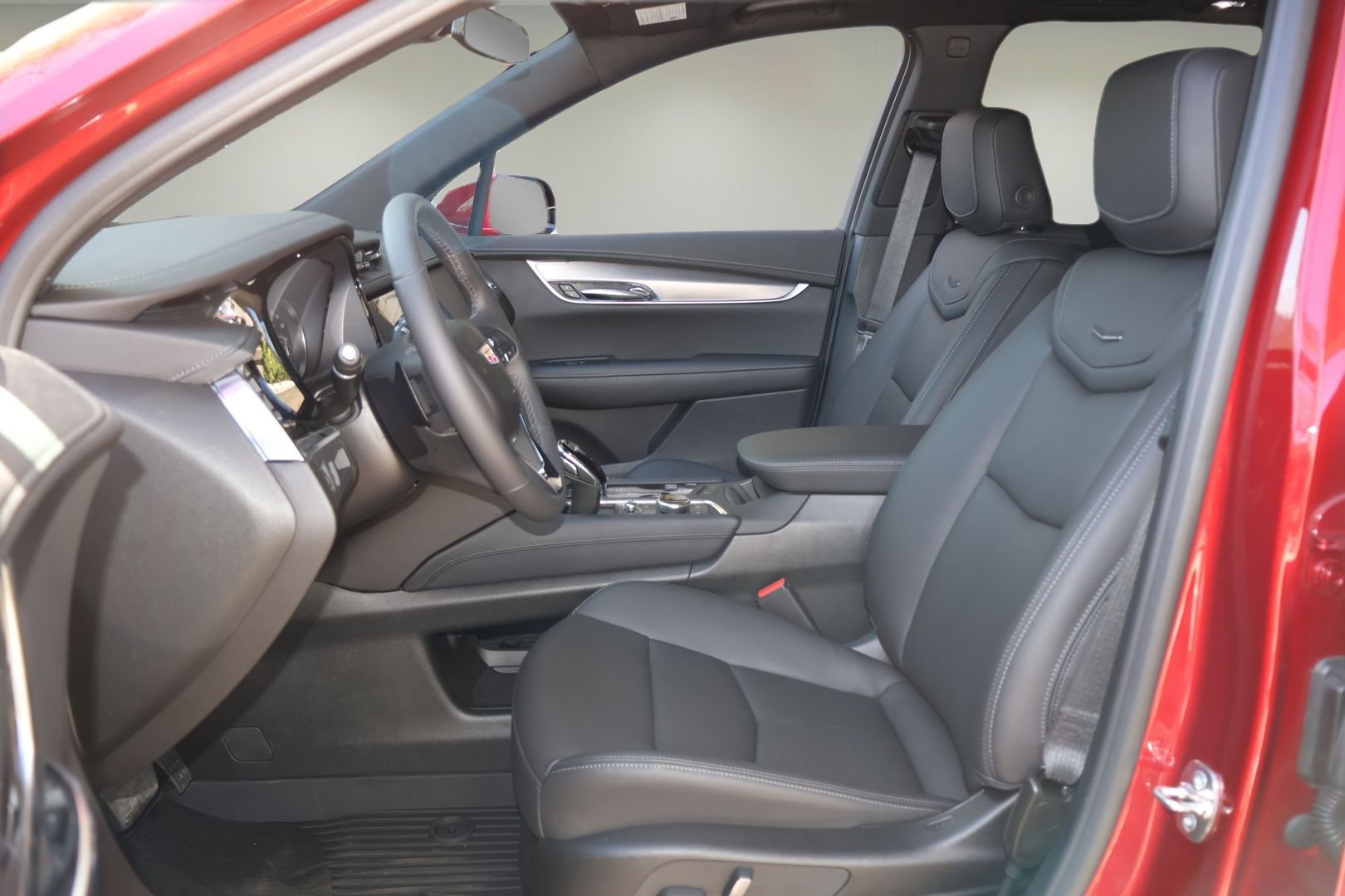 New 2025 Cadillac XT6 Luxury w/ LPO, Floor Liner Package AWD/4WD image 12