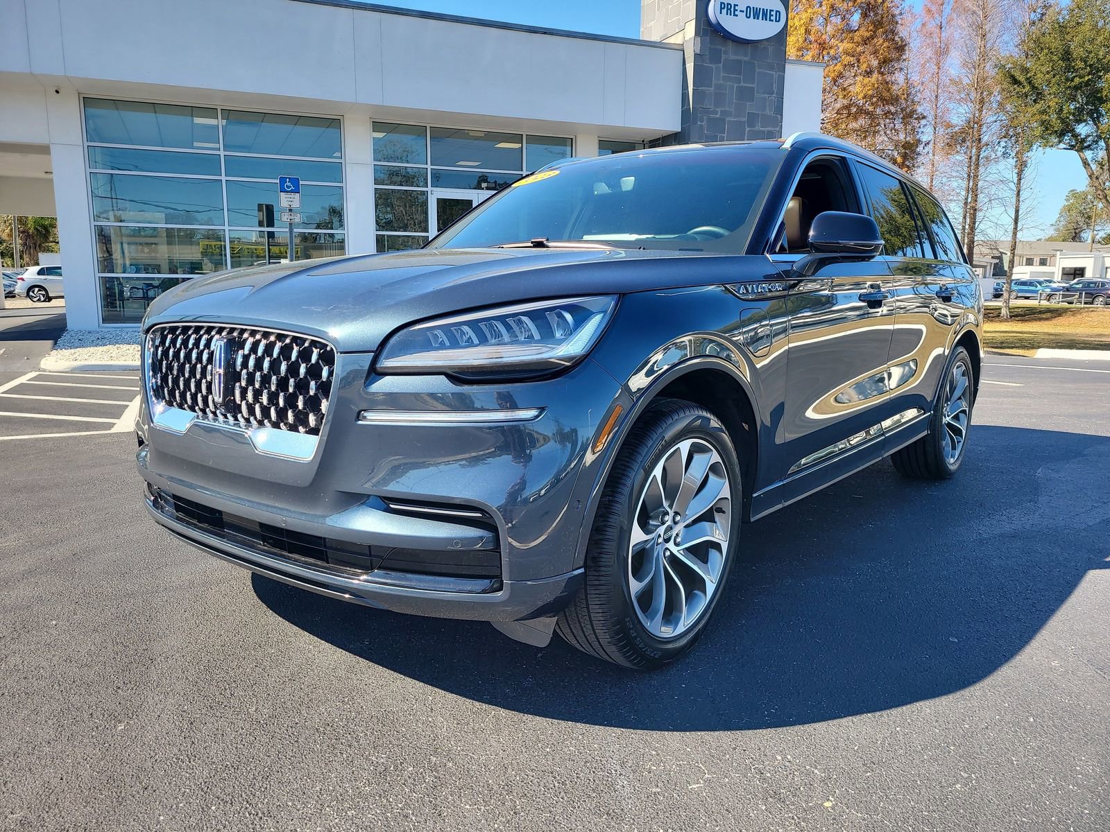 Used 2023 Lincoln Aviator Grand Touring w/ Equipment Group 301A image 4