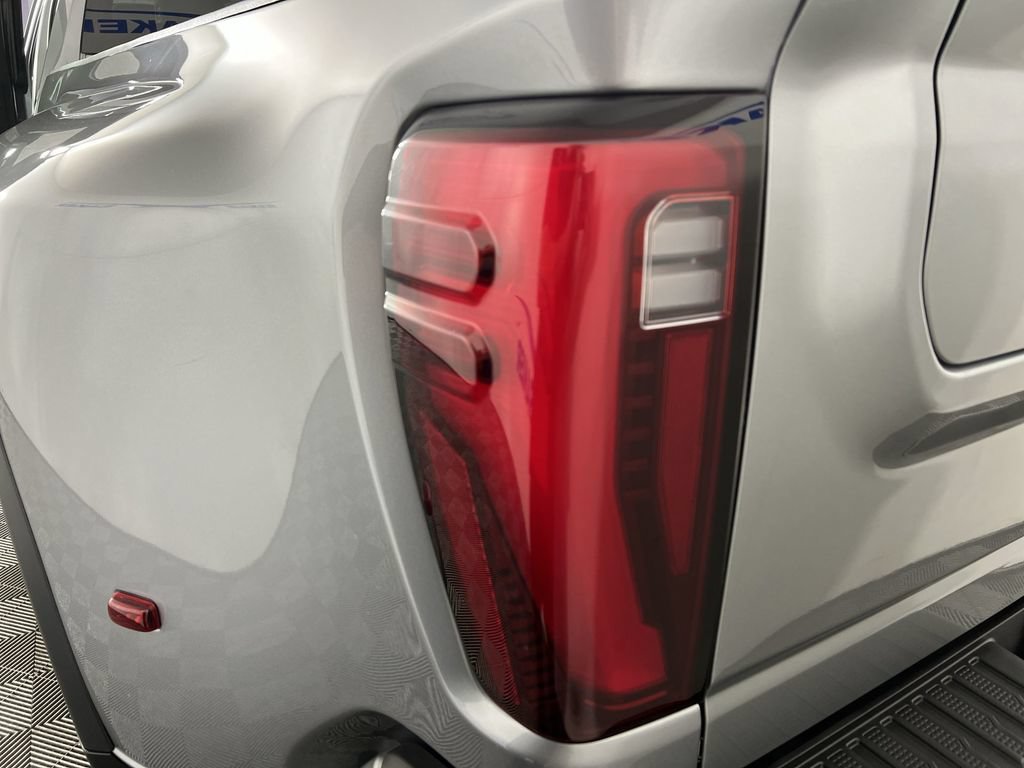 Certified 2025 GMC Sierra 3500 Denali Ultimate AWD/4WD image 36