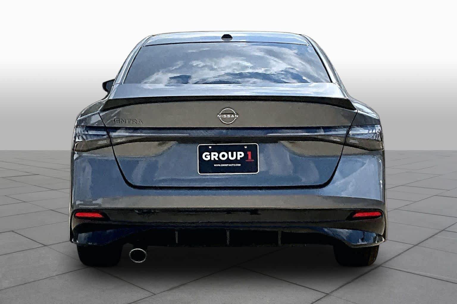 New 2027 Nissan Sentra SR w/ Floor Mat Package FWD image 4