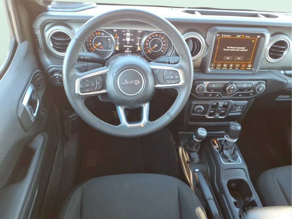 Used 2023 Jeep Gladiator Overland AWD/4WD image 18