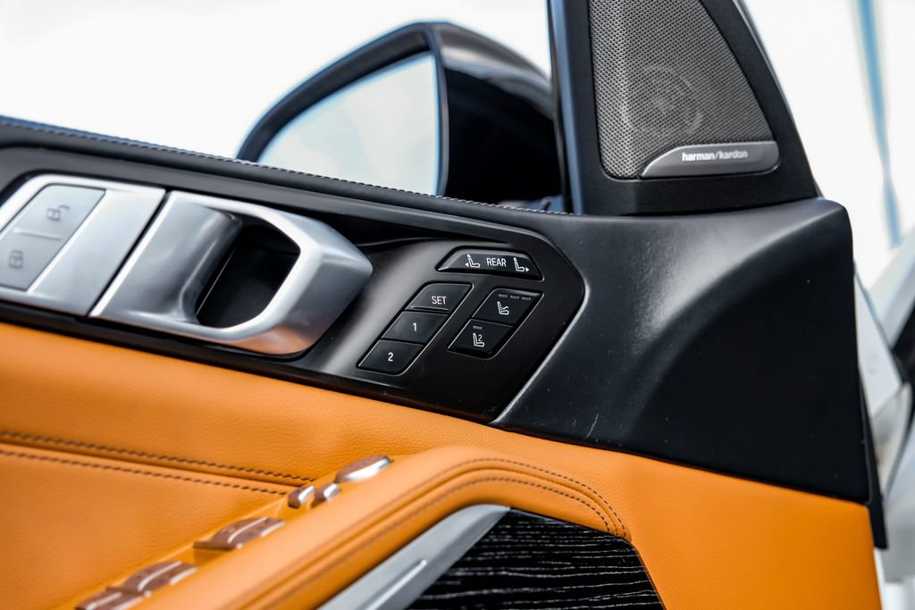 Used 2021 BMW X7 M50i w/ Executive Package image 49