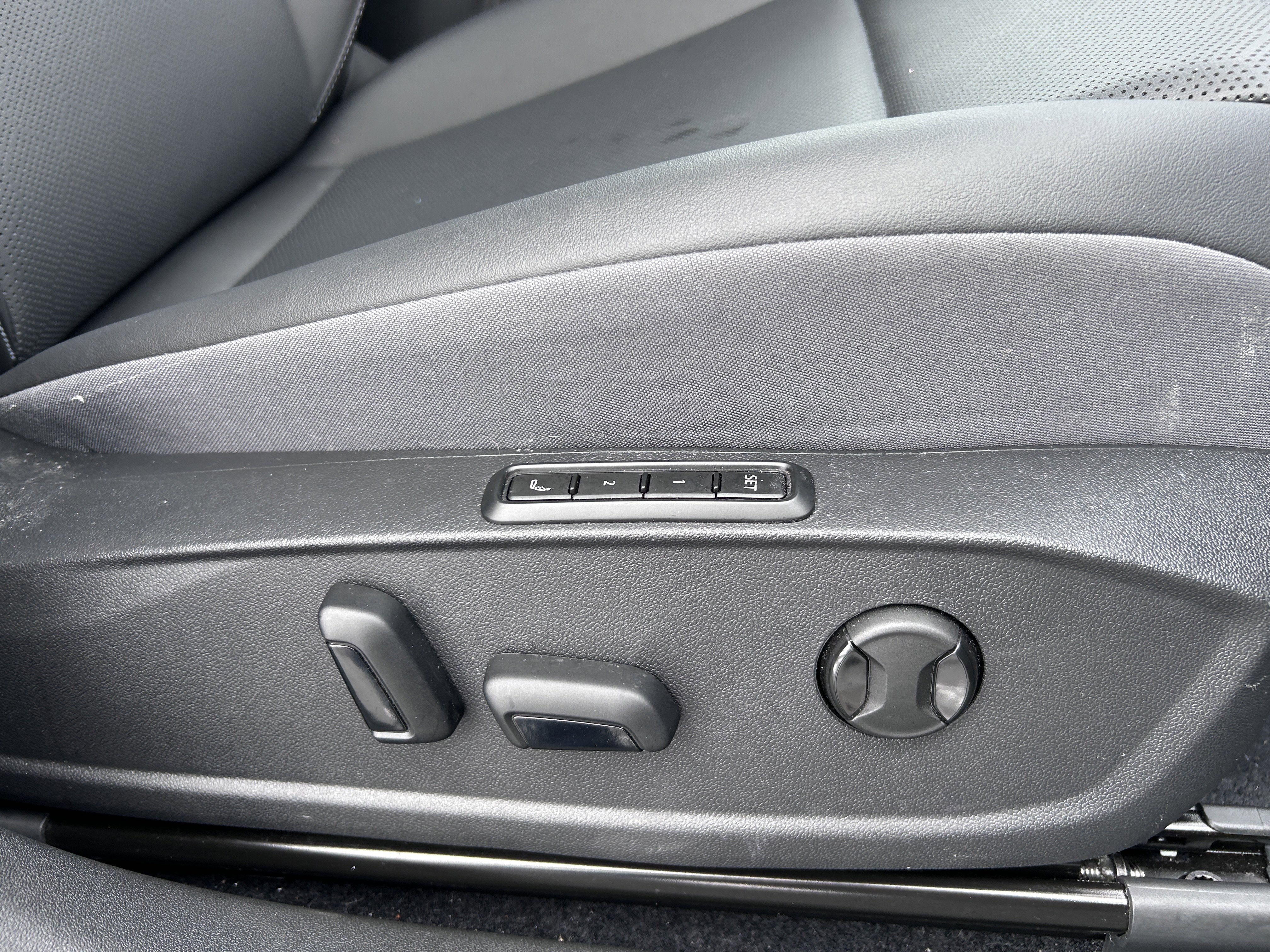 Used 2023 Volkswagen ID.4 Pro S Plus image 25