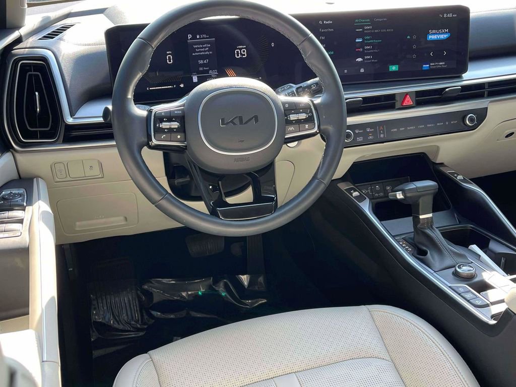 Used 2025 Kia Sorento S w/ Panoramic Sunroof Package FWD image 2