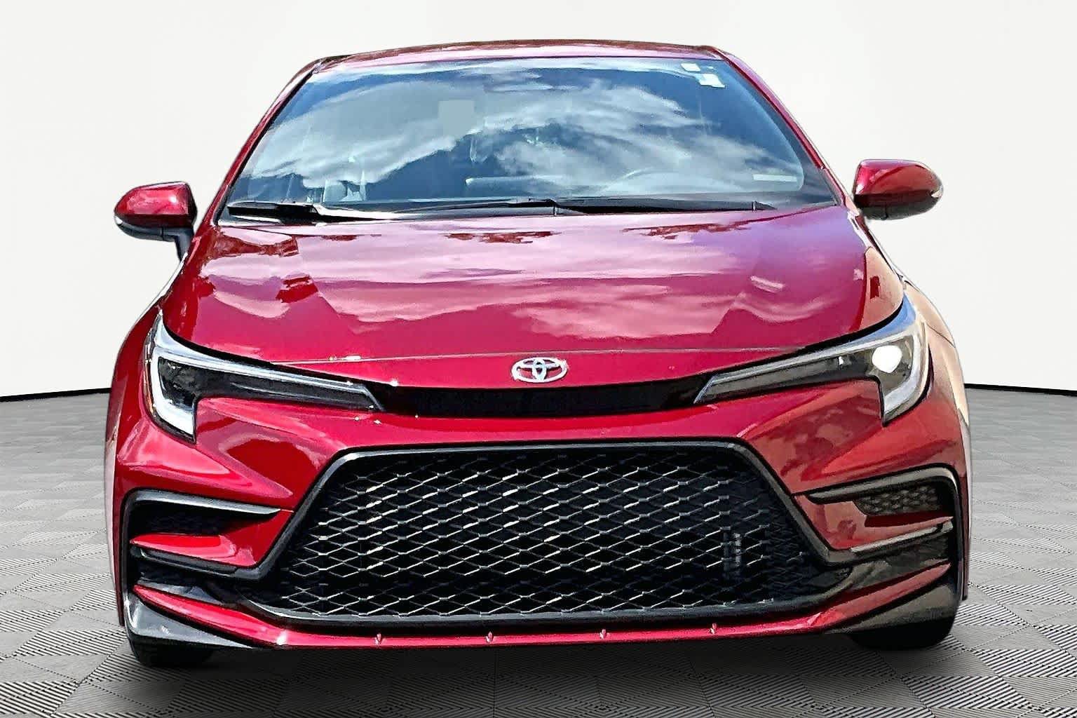 Used 2025 Toyota Corolla SE FWD image 4