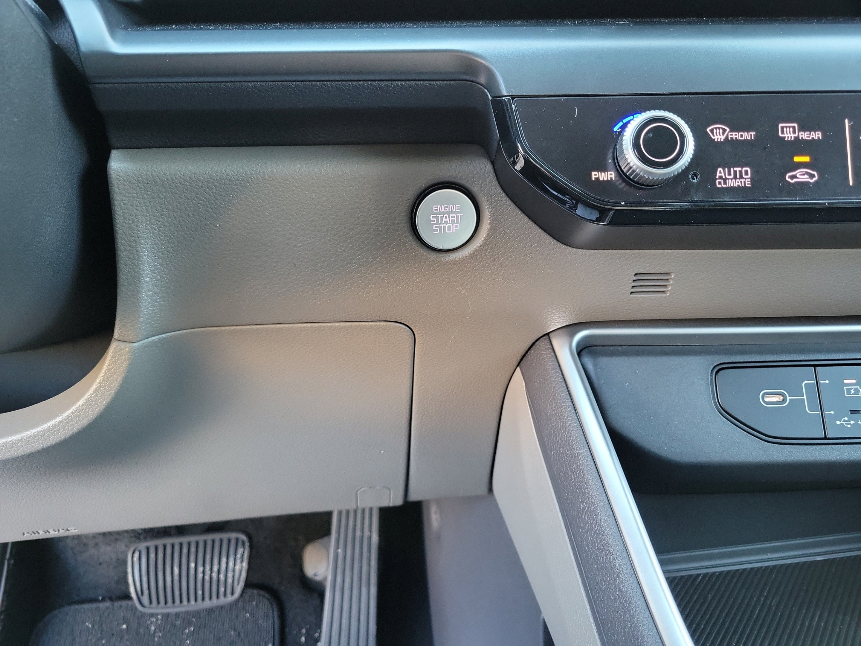 Certified 2026 Kia Carnival FWD image 21