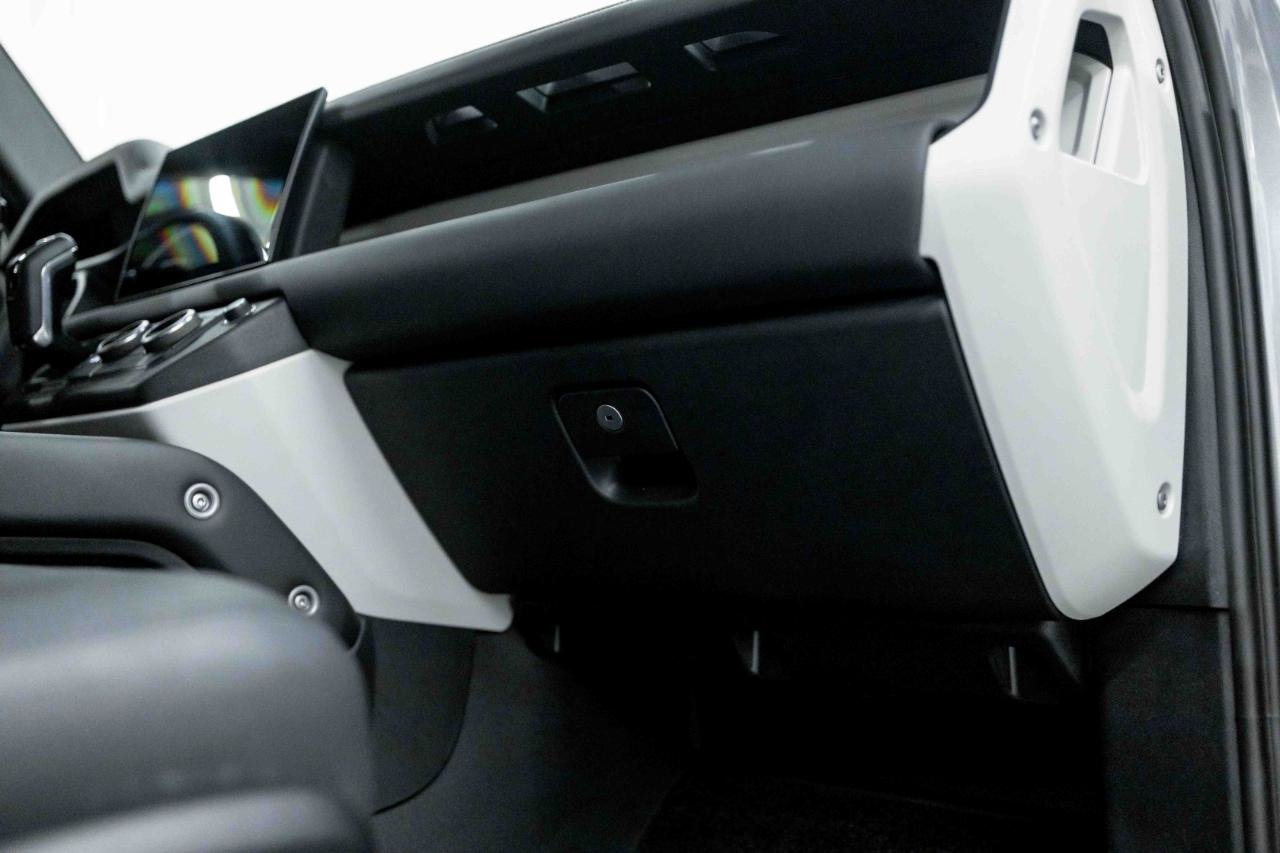 Used 2023 Land Rover Defender 130 SE image 56