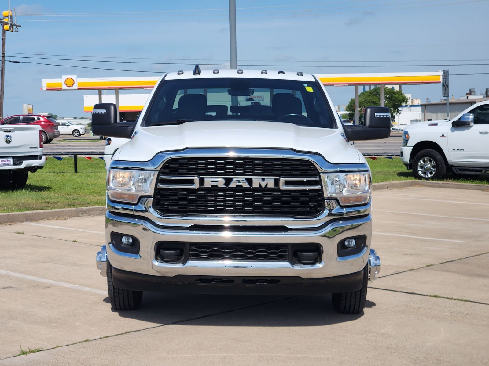 Used 2024 RAM 3500 Big Horn AWD/4WD image 6