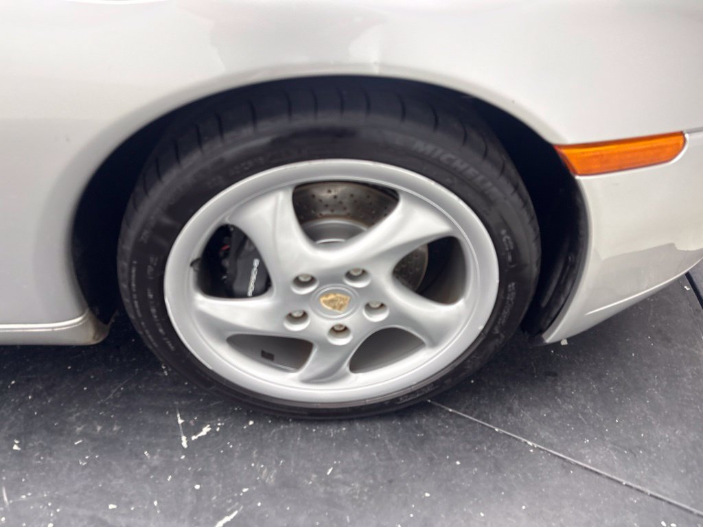Used 2001 Porsche 911 Carrera RWD image 16