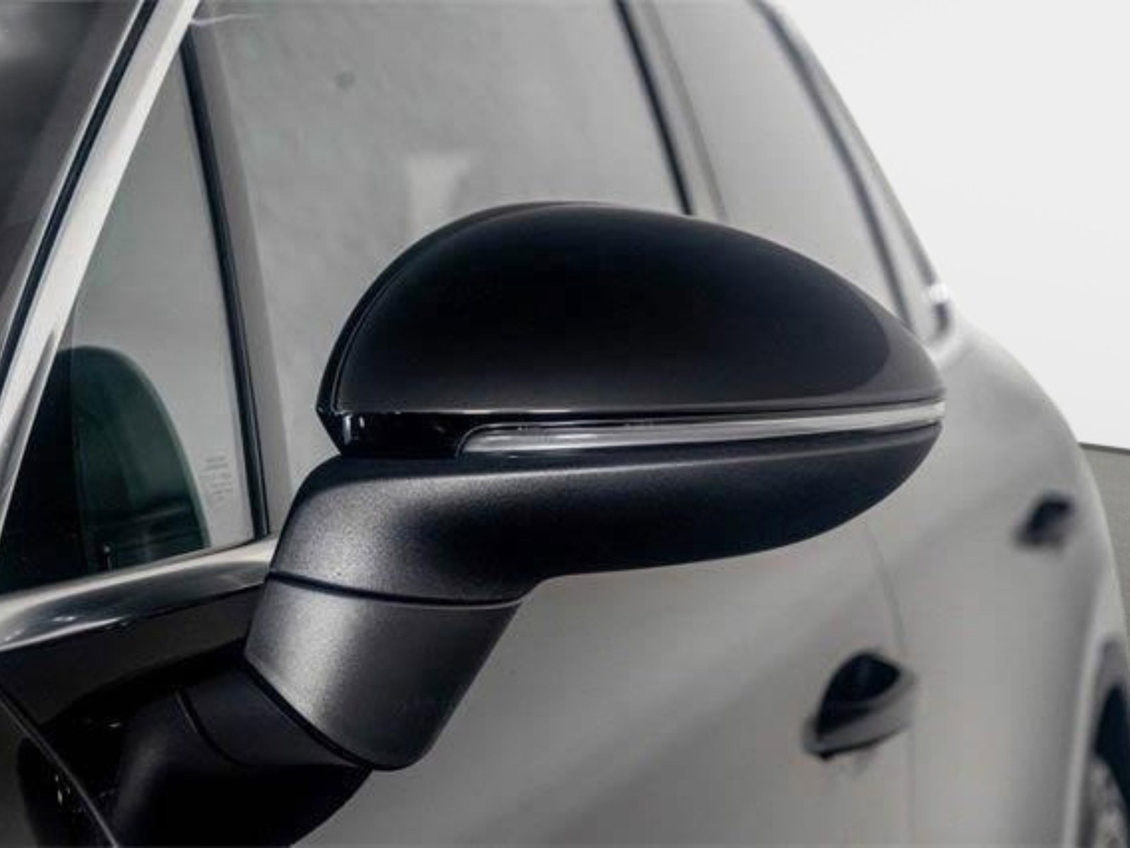 Used 2024 Porsche Cayenne image 35