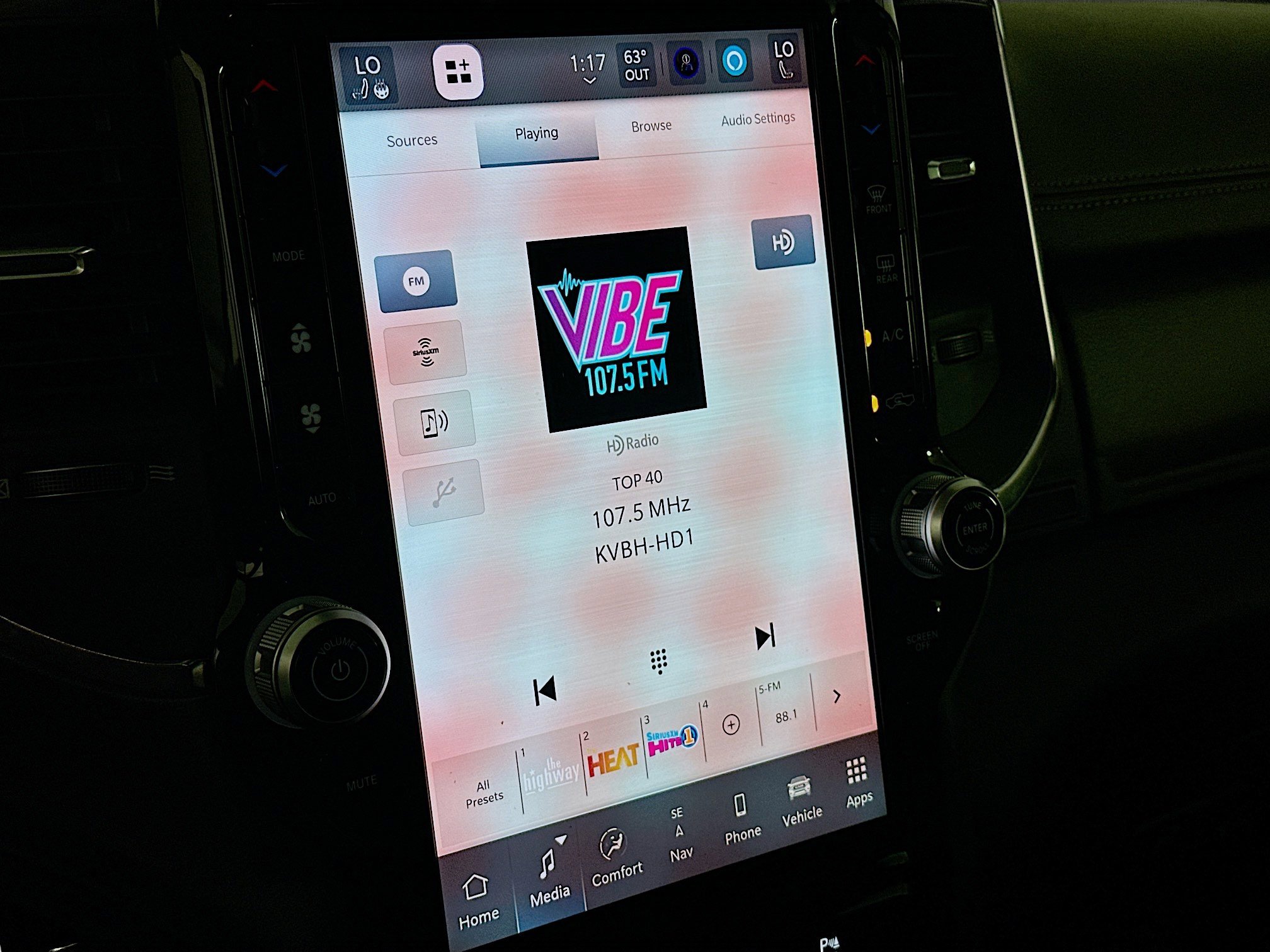 Used 2025 RAM 1500 Laramie image 21