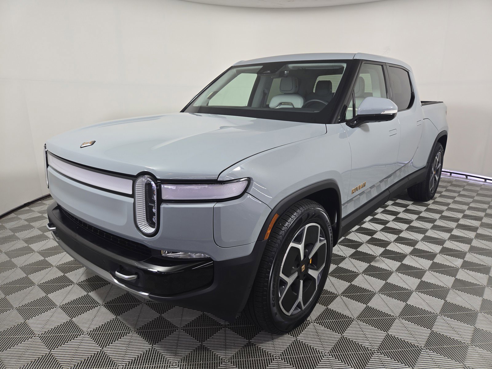 Used 2022 Rivian R1T Adventure