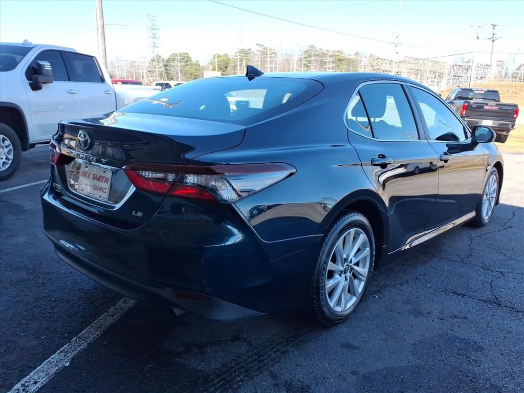 Used 2021 Toyota Camry LE image 7
