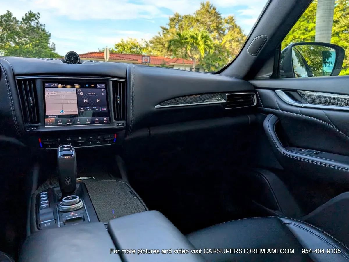 Used 2021 Maserati Levante image 39