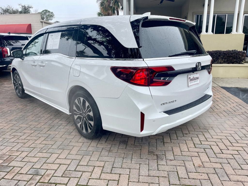 Used 2025 Honda Odyssey Elite image 3