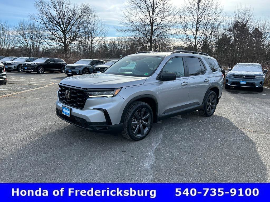Certified 2024 Honda Pilot Sport image 2