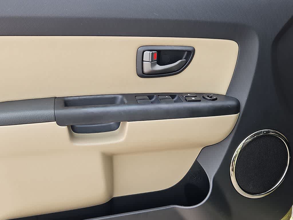 Used 2010 Kia Soul ! FWD image 11