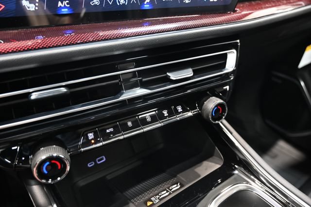 New 2026 Chevrolet Traverse Z71 w/ Enhanced Driving Package AWD/4WD image 18
