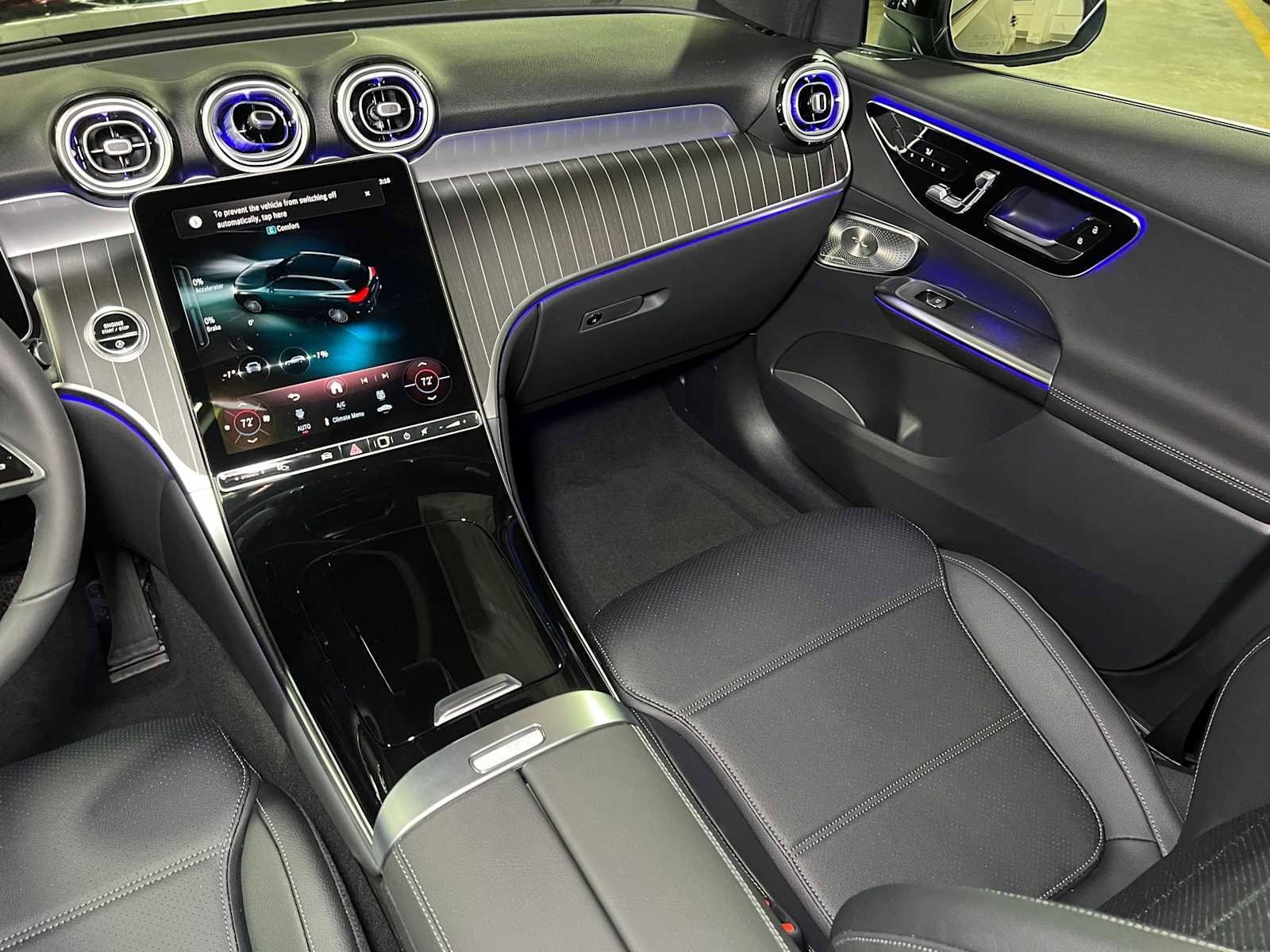 New 2025 Mercedes-Benz GLC 300 4MATIC image 33