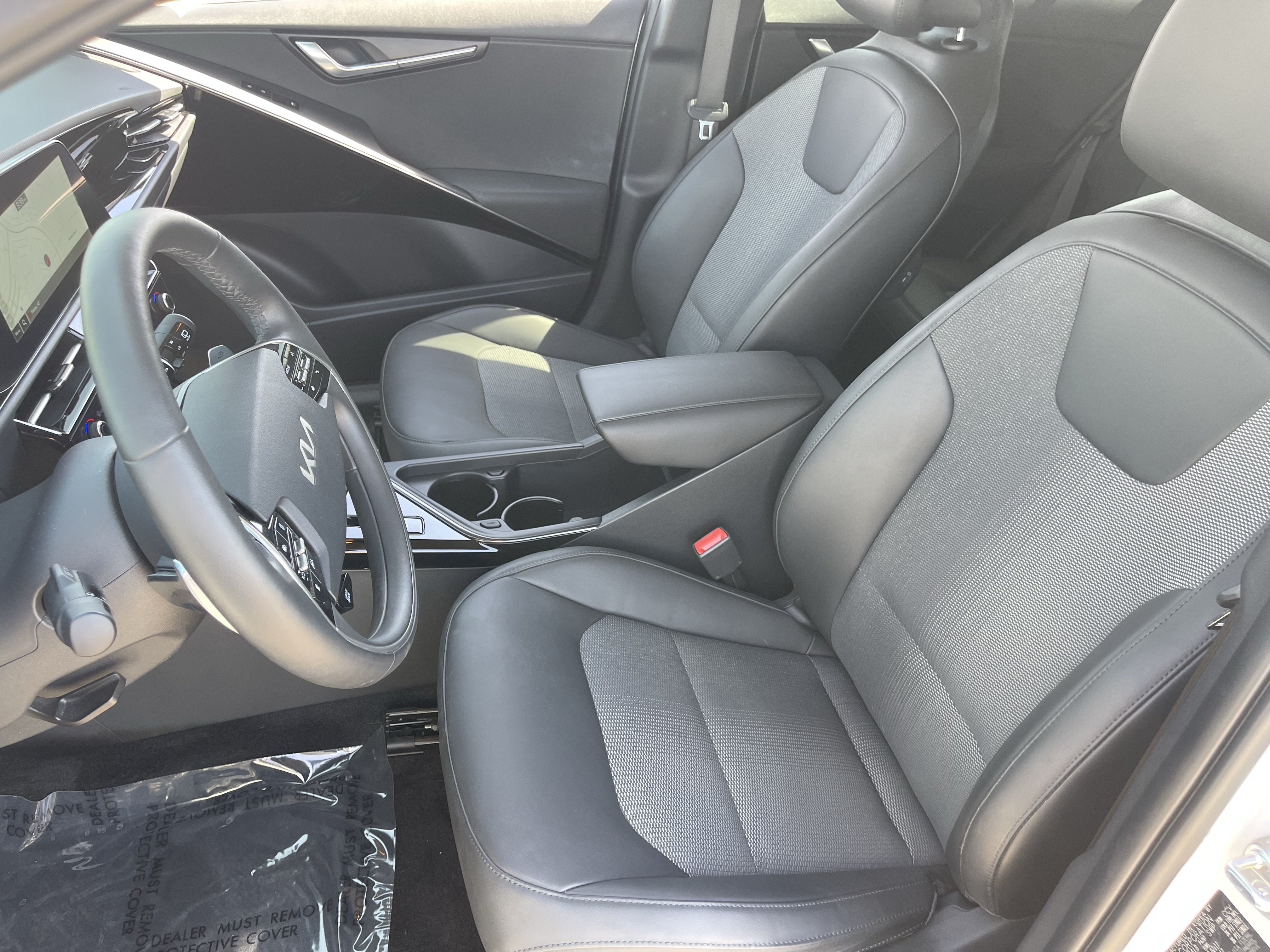 Certified 2023 Kia Niro Wind w/ Wind Preserve Package FWD image 17