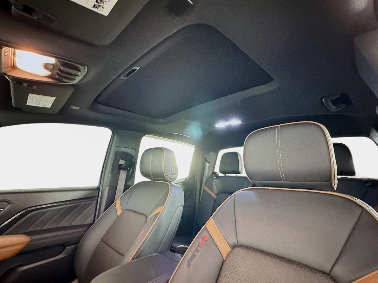 Used 2023 GMC Canyon AT4 w/ AT4 Premium Package image 15