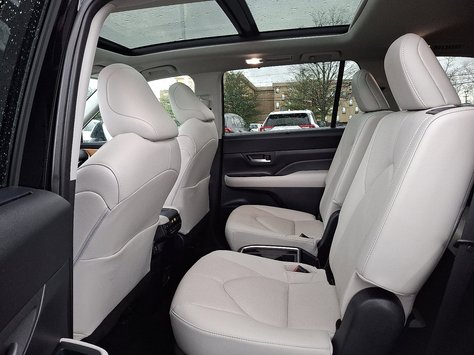 Certified 2025 Toyota Grand Highlander Limited image 11