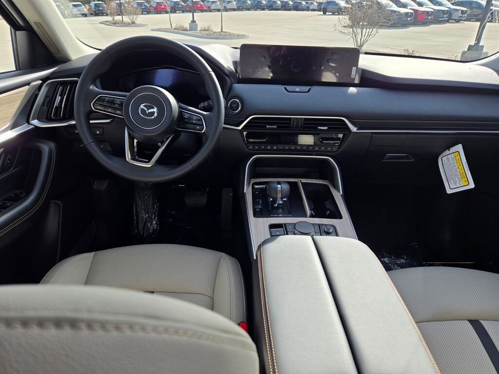 New 2026 MAZDA CX-90 Plug-In Hybrid w/ Preferred image 17