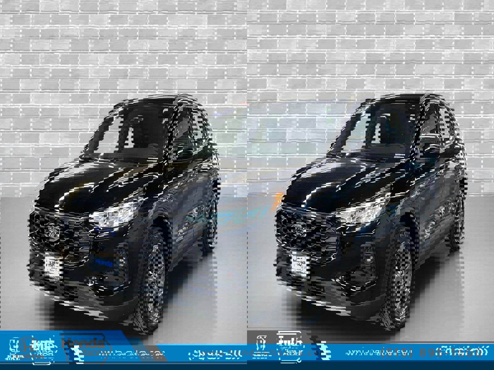 Used 2025 Ford Escape ST-Line Select w/ Tech Pack #2 AWD/4WD image 1