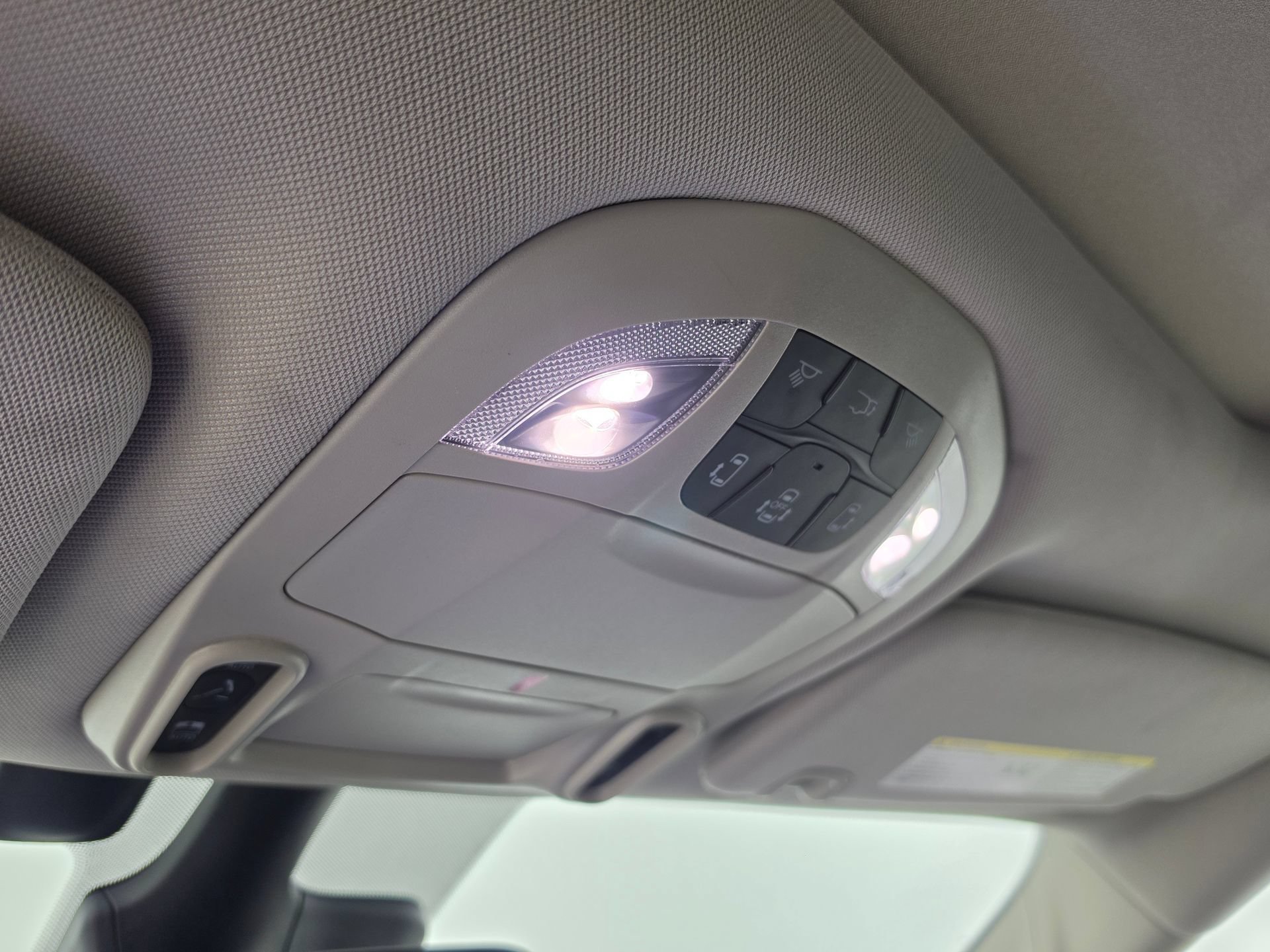 Used 2022 Chrysler Pacifica Limited w/ Uconnect Theater Family Group FWD image 34