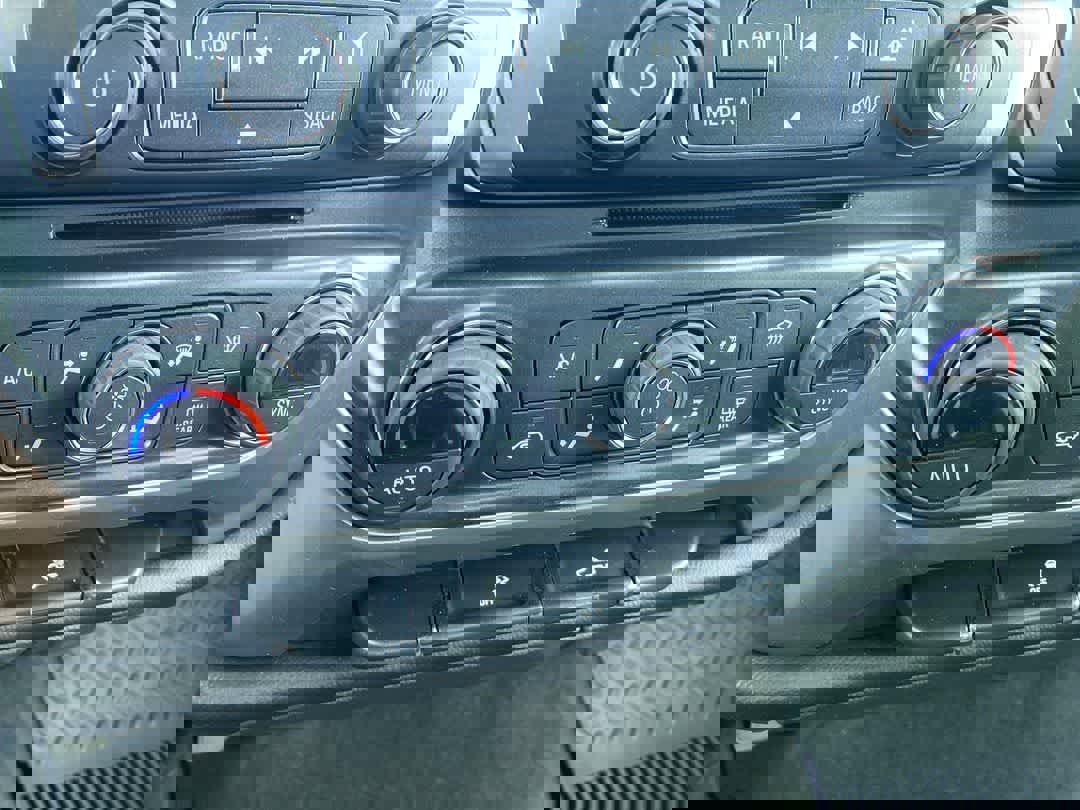 Used 2018 Chevrolet Silverado 1500 LT w/ LT Eassist Package image 18