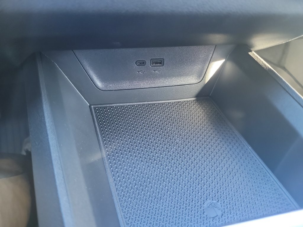 New 2027 Chevrolet Equinox LT w/ LPO, Floor Liner Package AWD/4WD image 16