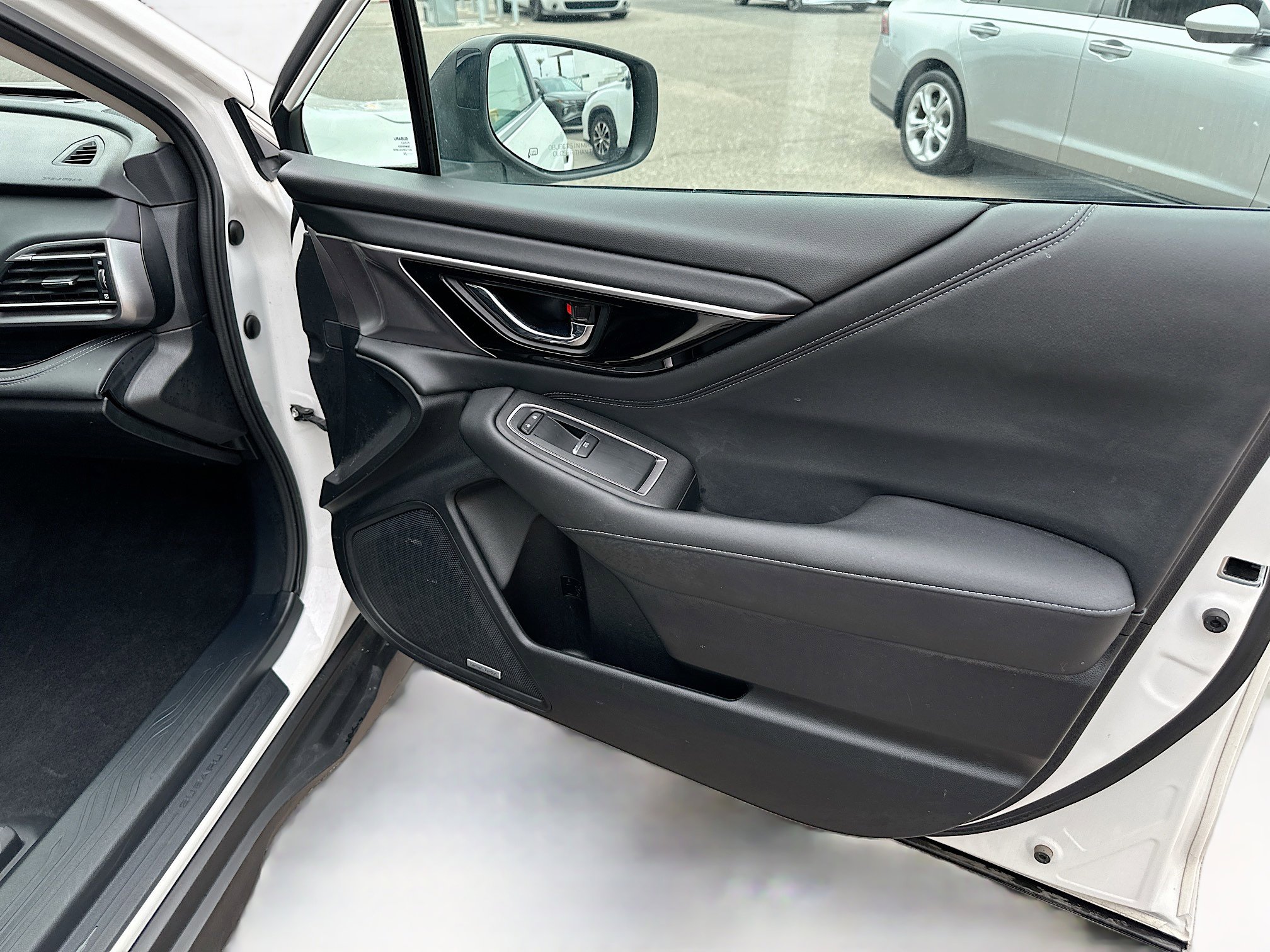 Used 2024 Subaru Outback Limited image 32