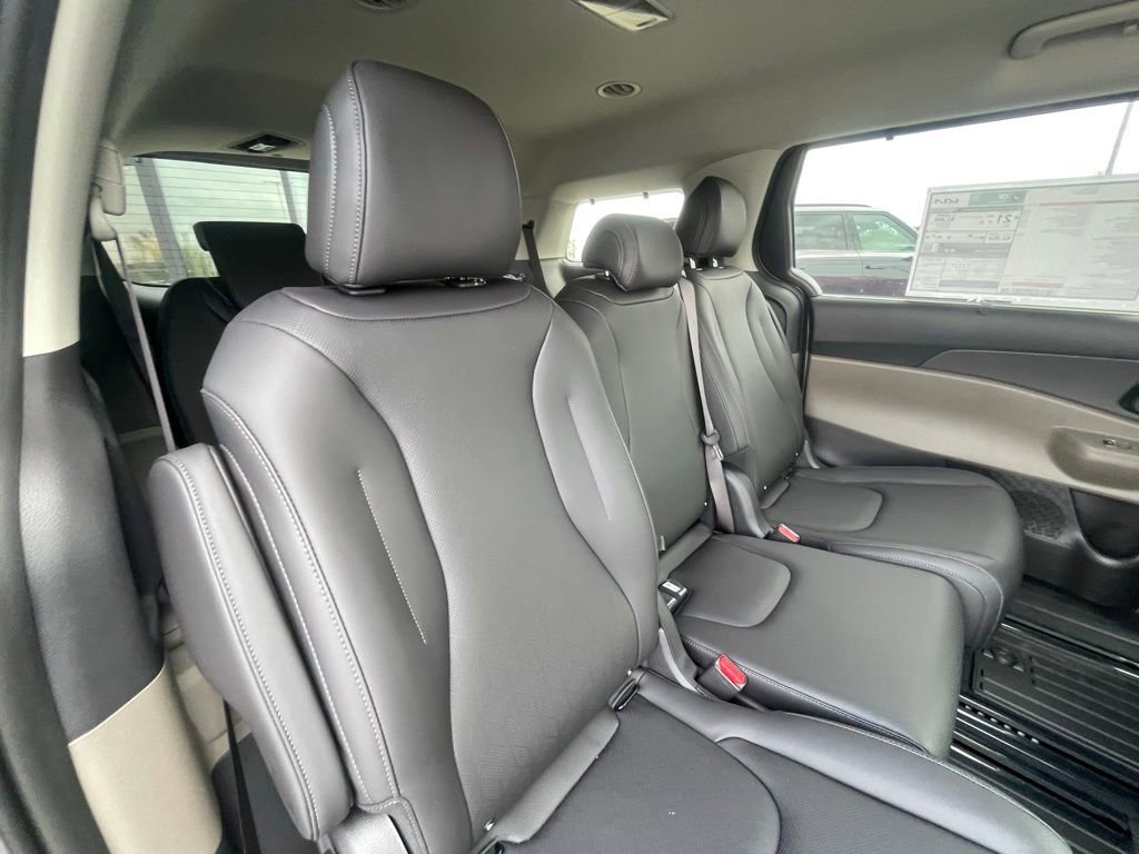New 2026 Kia Carnival EX image 30