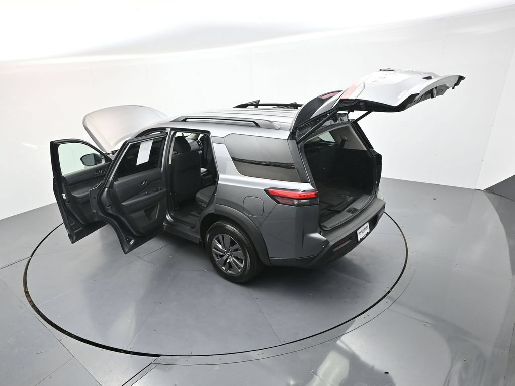 Used 2025 Nissan Pathfinder SV FWD image 36