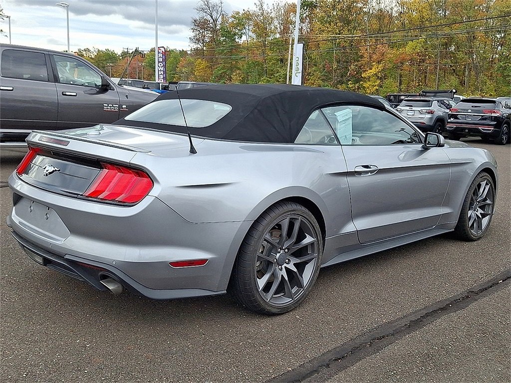 Used 2022 Ford Mustang Premium image 4