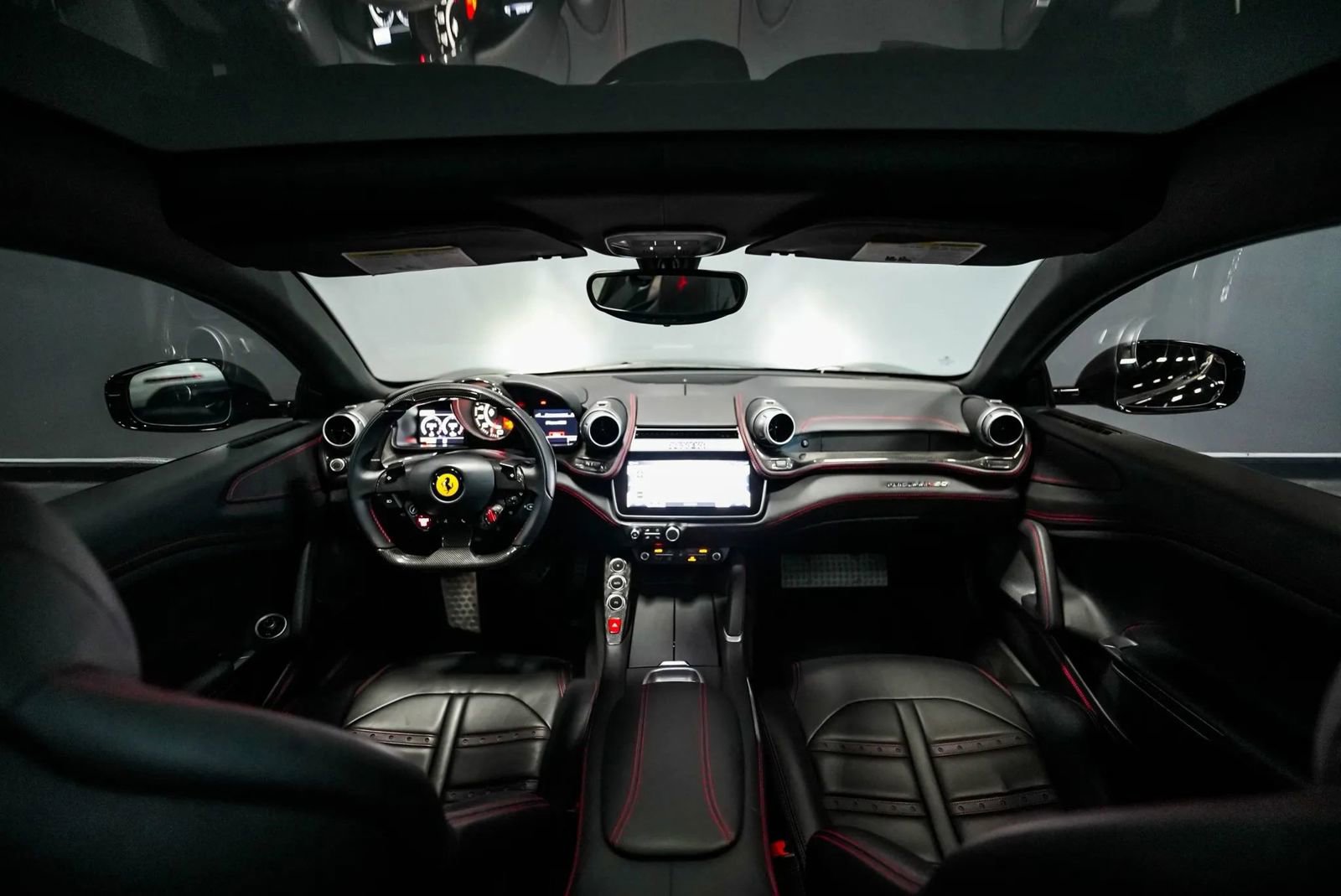 Used 2018 Ferrari GTC4Lusso AWD/4WD image 9