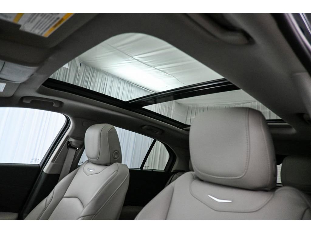 Certified 2022 Cadillac XT4 Premium Luxury w/ Enhanced Visibility Package AWD/4WD image 13