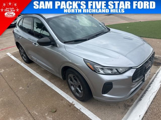 Used 2023 Ford Escape ST-Line w/ Tech Pack #1 image 3