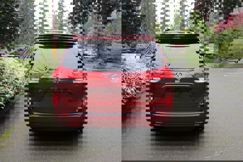 Used 2011 Toyota Sienna XLE w/ Entertainment Pkg image 12