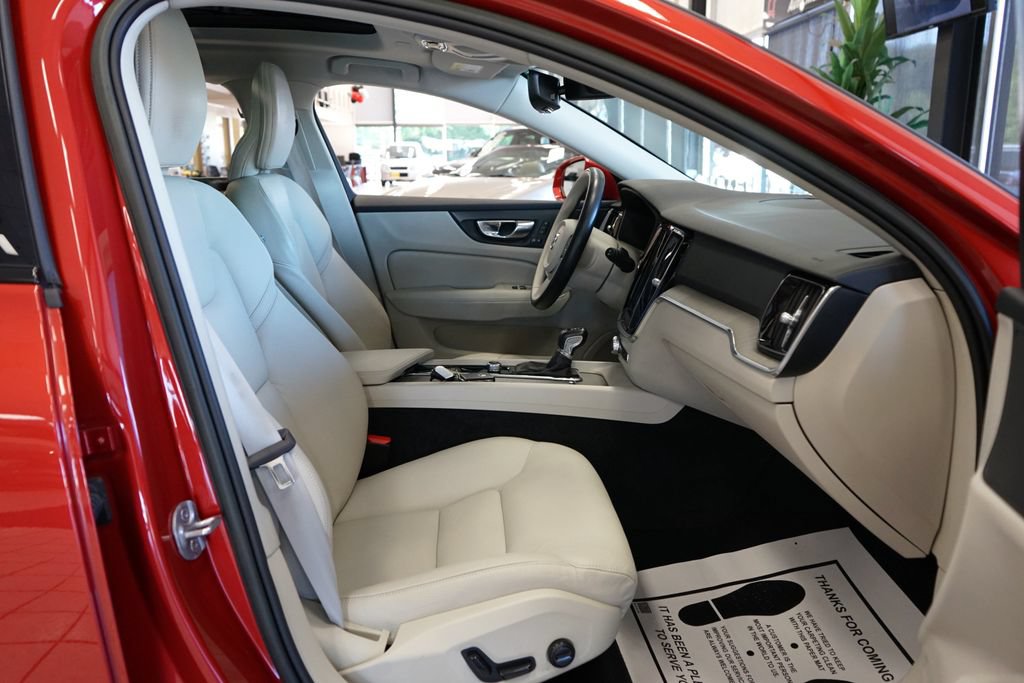 Used 2022 Volvo V60 T5 Cross Country AWD/4WD image 43