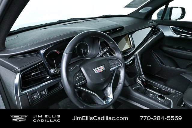 Certified 2025 Cadillac XT6 Premium Luxury image 4