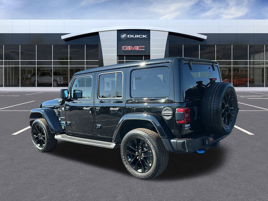 Used 2022 Jeep Wrangler Unlimited Sahara w/ Cold Weather Group image 3