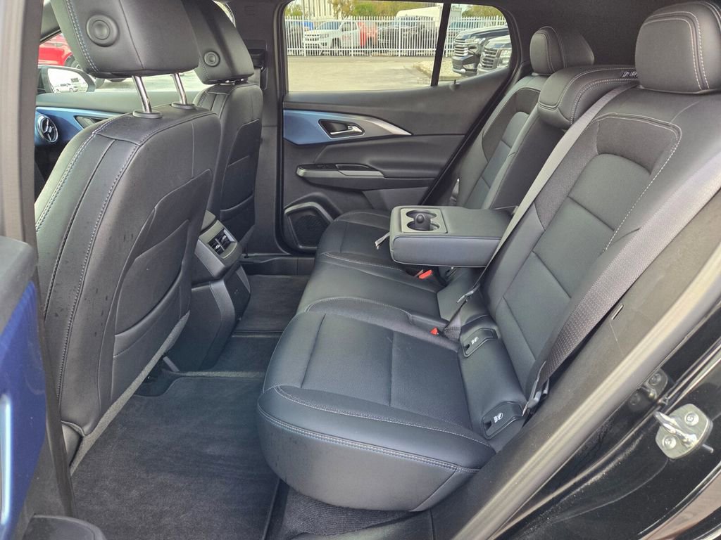 Certified 2025 Chevrolet Equinox EV LT w/ Convenience Package image 7