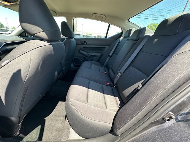Used 2025 Nissan Altima 2.5 SV FWD image 17