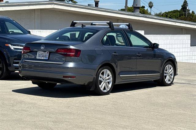 Used 2017 Volkswagen Jetta SEL FWD image 3