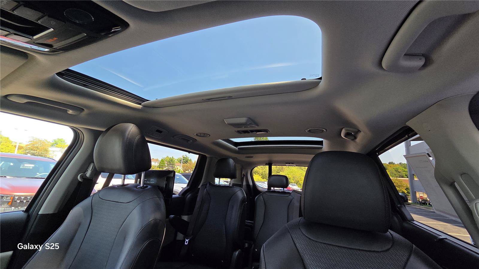 Certified 2024 Kia Carnival SX Prestige FWD image 27