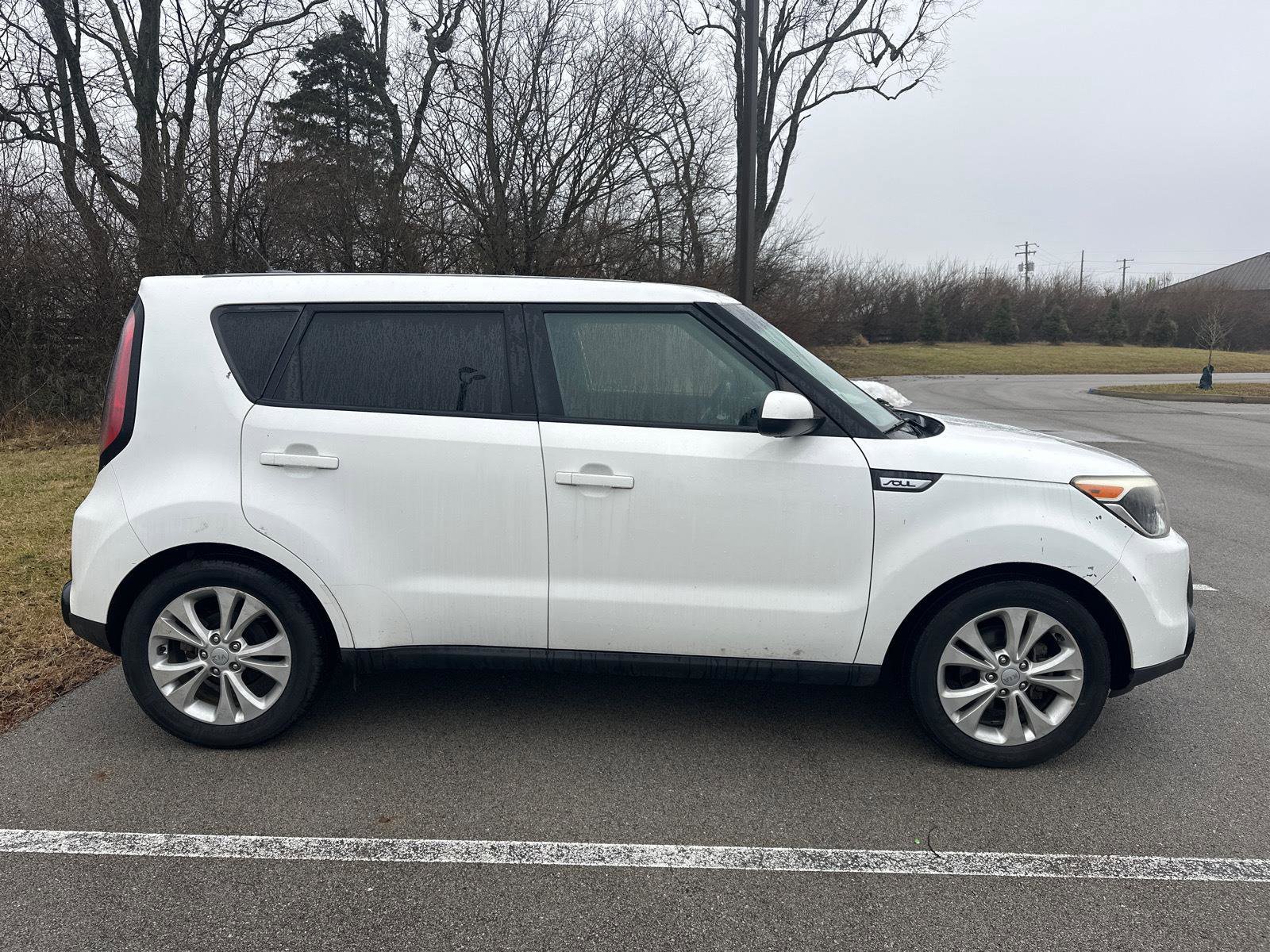 Used 2016 Kia Soul + image 11